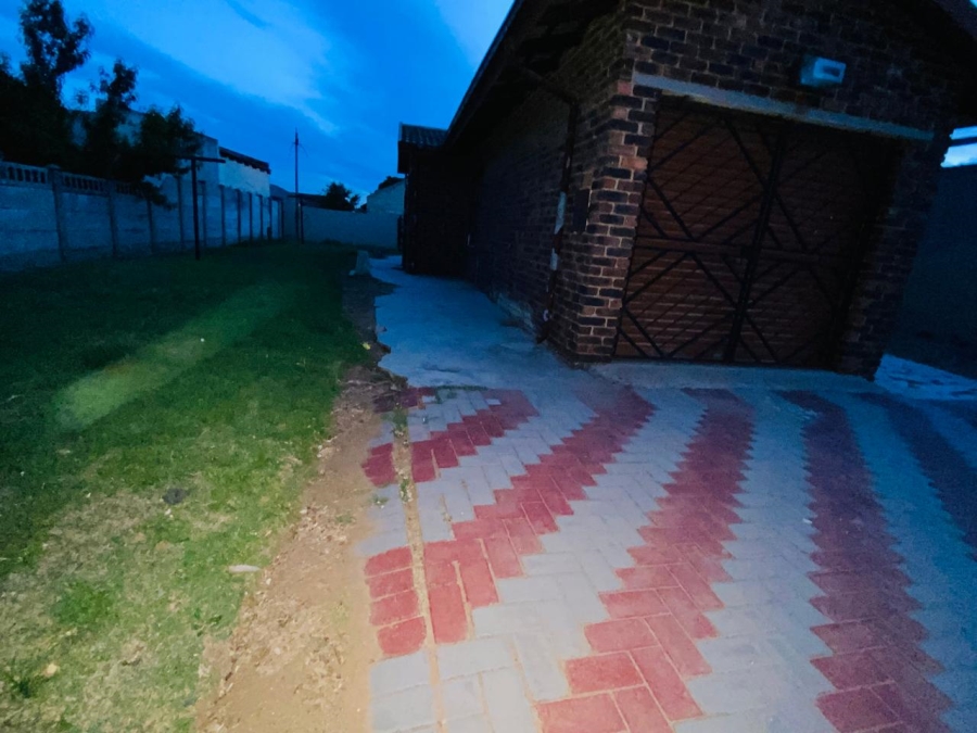 3 Bedroom Property for Sale in Zamdela Free State